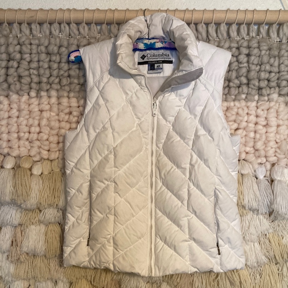 FREE WITH BUNDLE! Columbia Women’s Insulated Down Vest Size Medium